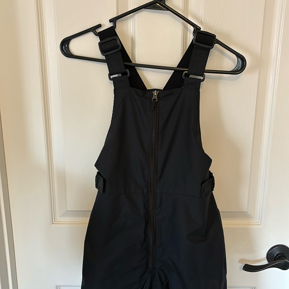Columbia kids L(14/16) ski bibs black. Like new.